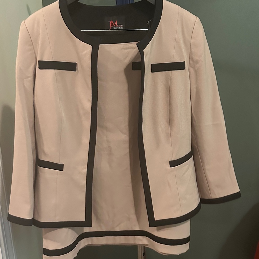 JM Collection Cream and Black Structured Skirt Suit